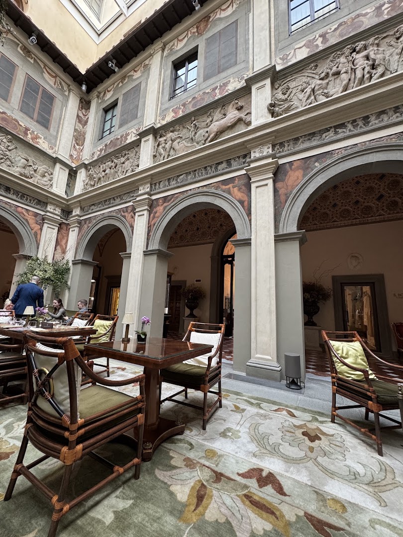 Atrium Bar