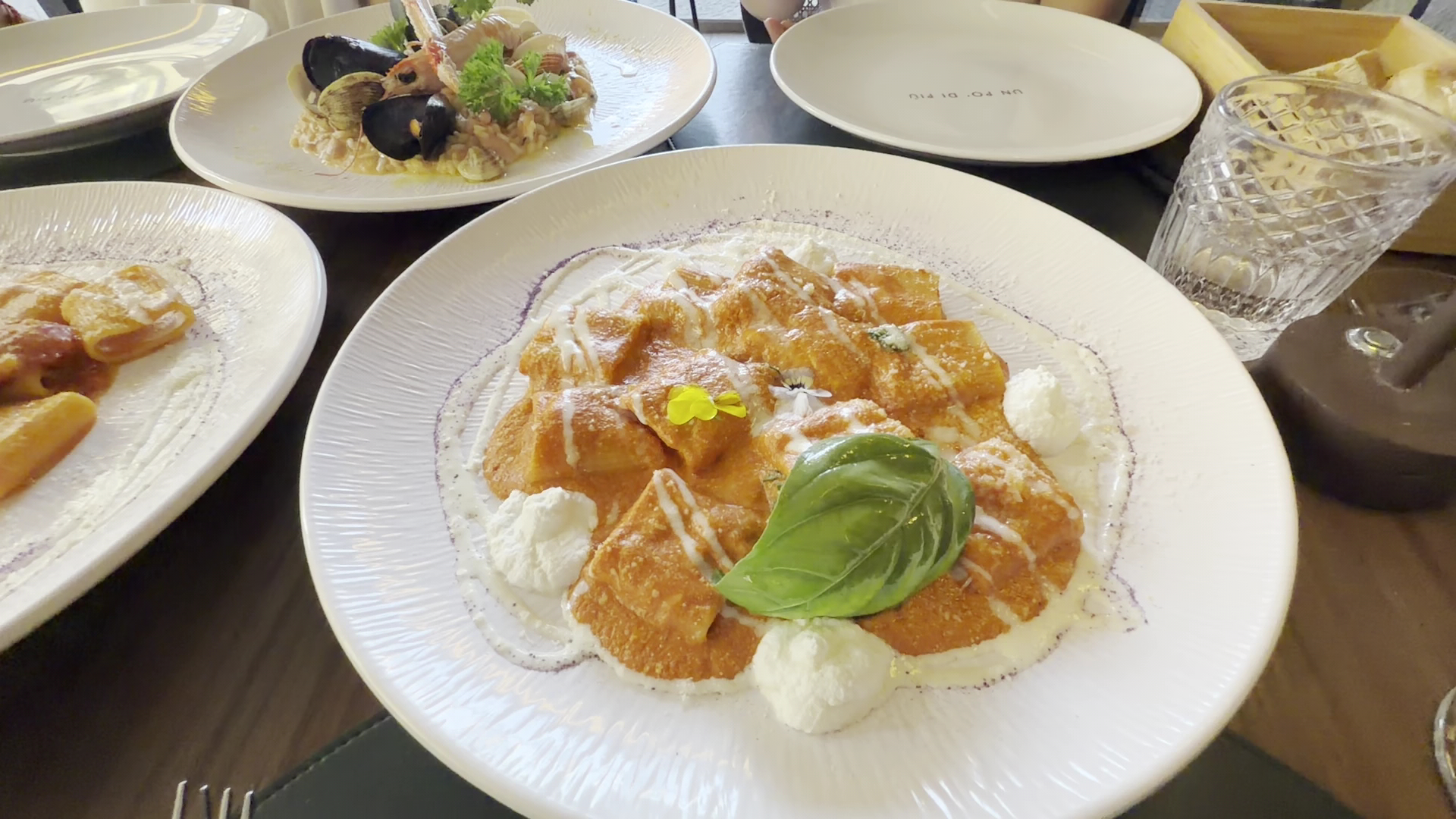 Attori e Spettatori | Liberato Concept - Ristorante Napoli