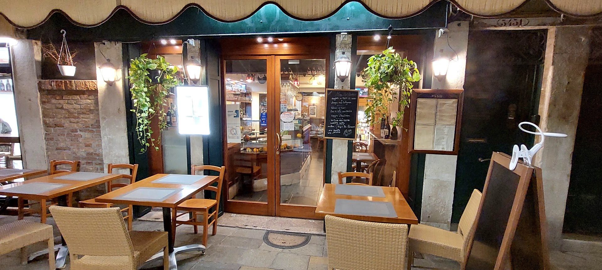 Aurora Pizza & Kebab