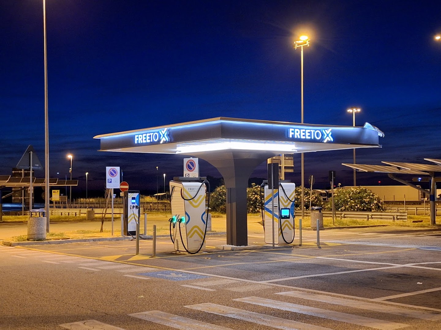 Autogrill Esino Ovest, Chiaravalle