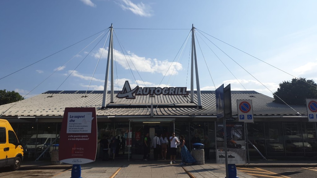 Autogrill La Macchia Est