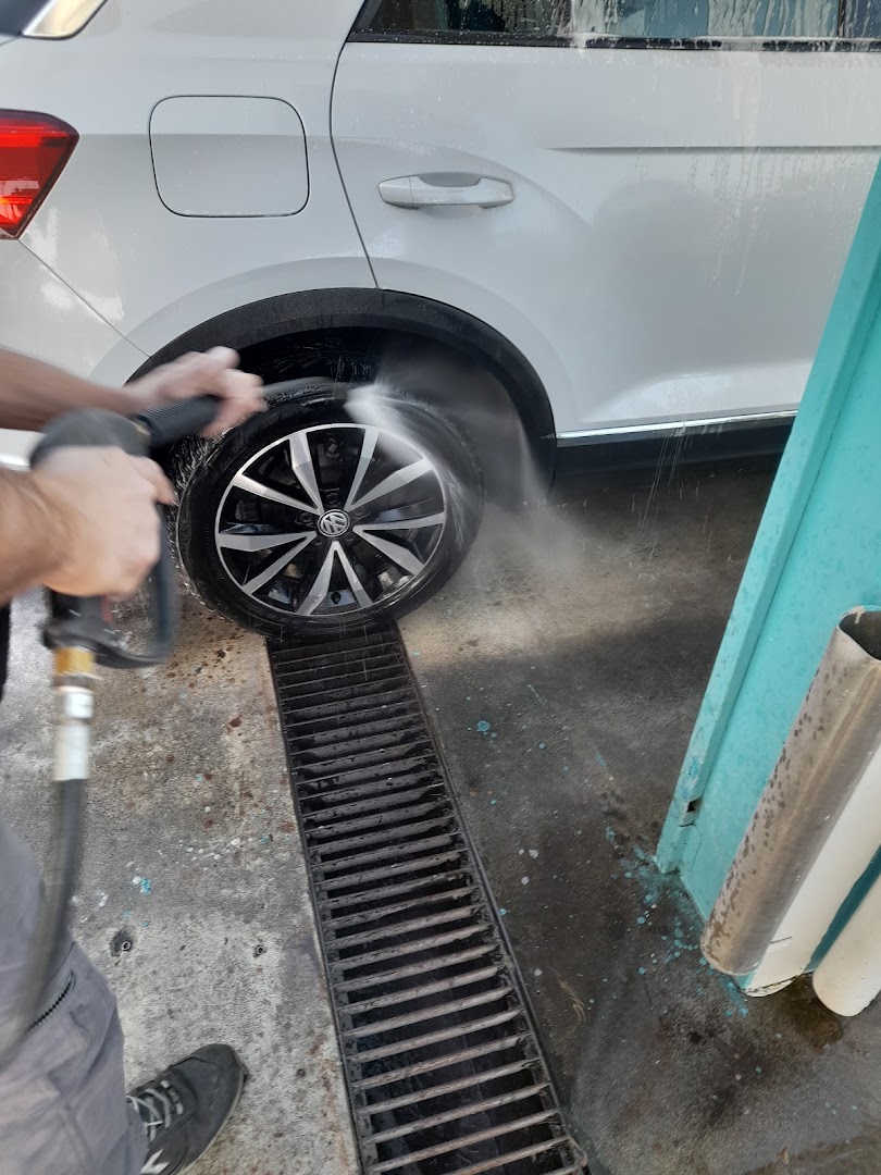 AUTOLAVAGGIO AMICI