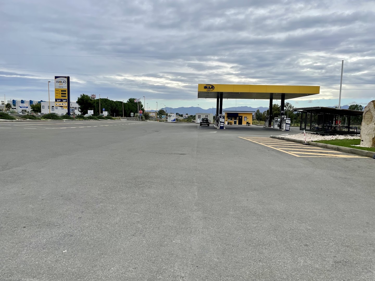 Autolavaggio Isola Gas