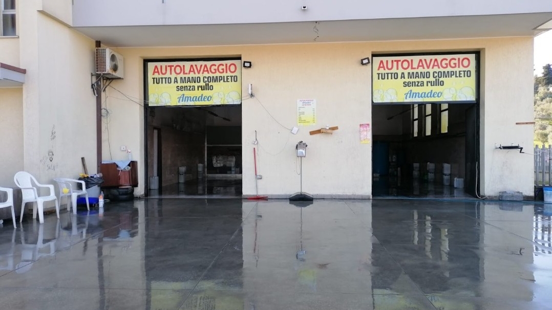Autolavaggio tutto a mano completo Amadeo - senza rullo