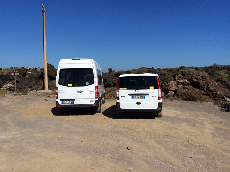 Autonoleggio Consolo Noleggio AUTO scooter Pantelleria - SERVIZIO TAXI Pantelleria - ESCURSIONI- WEDDING bus e MINIBUS