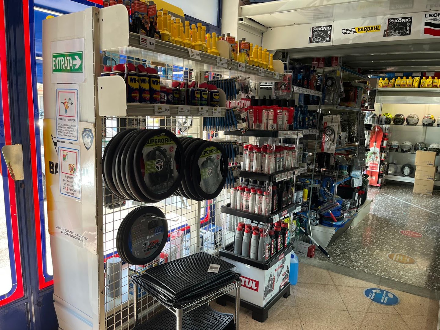 Autotecnica Punzi srl Ricambi Auto - Autocarrozzeria - Sostituzione Parabrezza