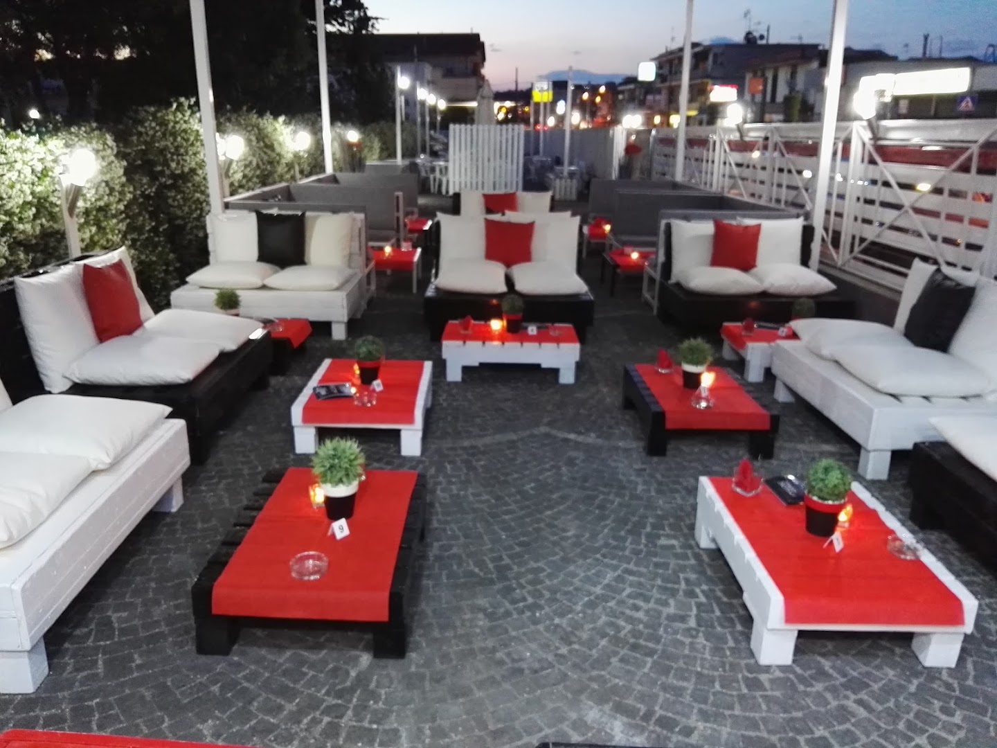 Avallone Lounge - Bar Aperitif, Food & Drink, Bakery & Ice Cream, Events