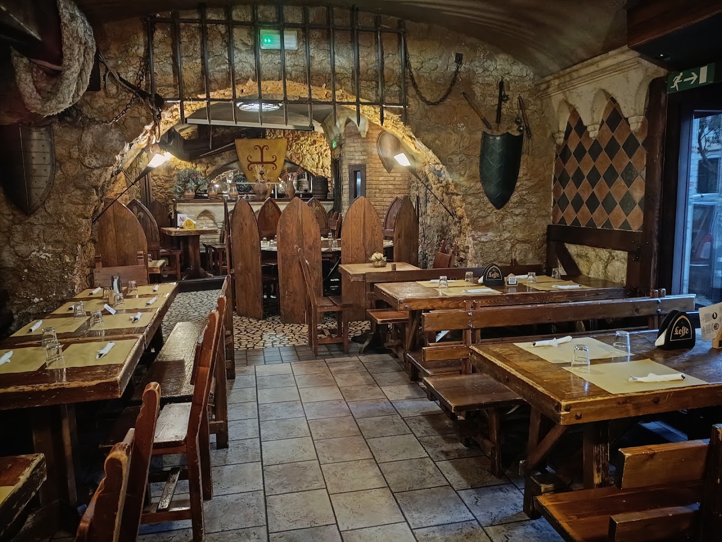 Avalon Risto Pub
