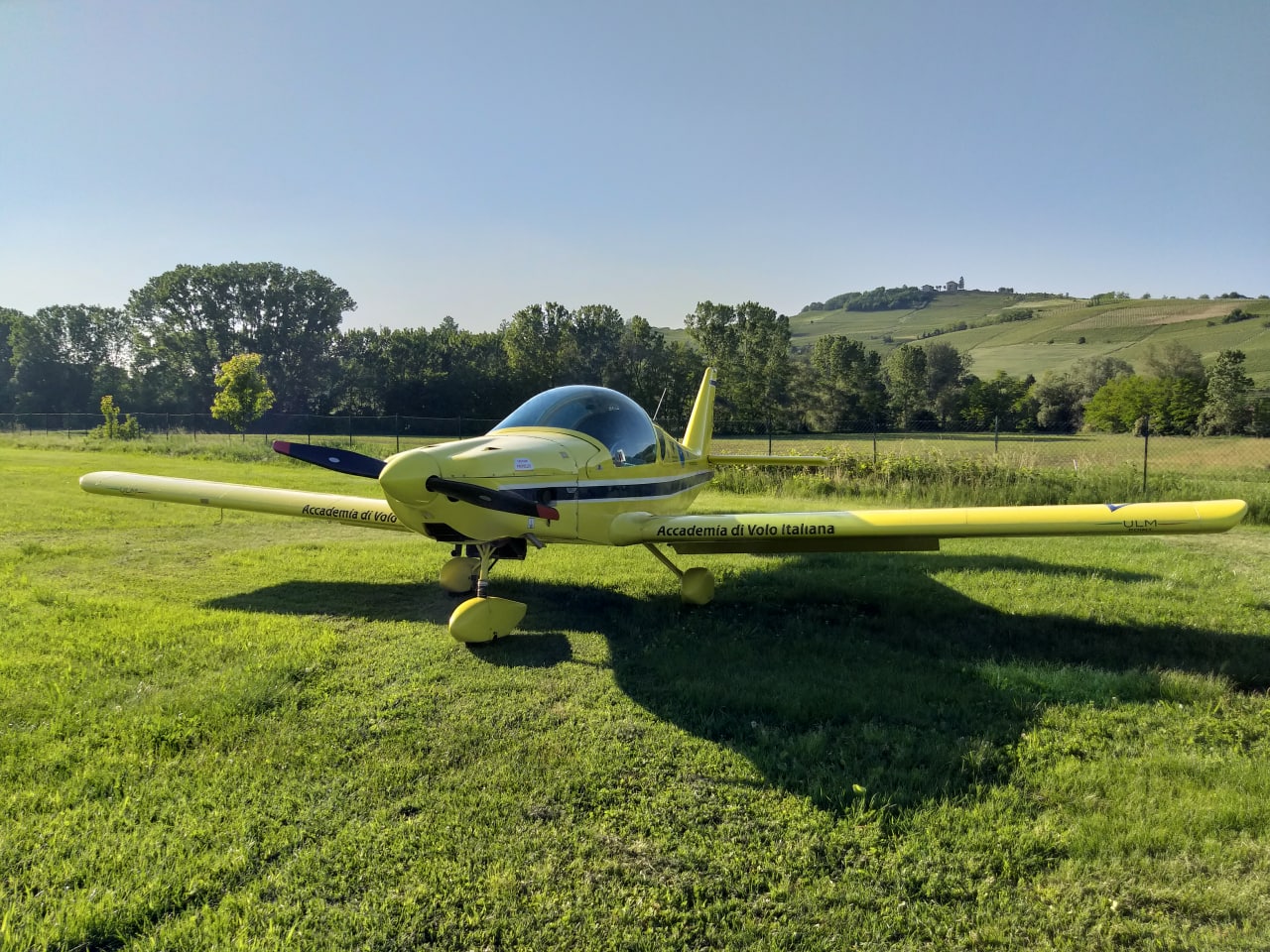 Aviosuperficie e Scuola di Volo Boglietto