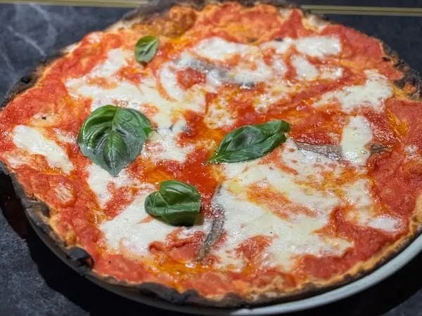AVOJA NOMENTANA | Pizzeria Romana - Osteria