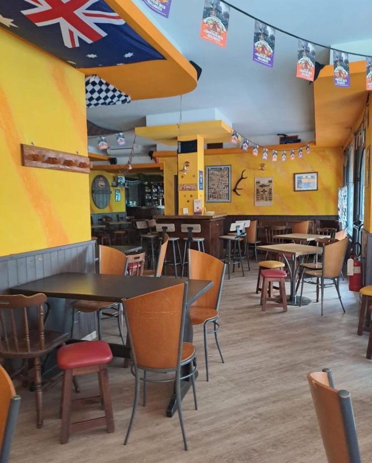 Ayers Rock Pub
