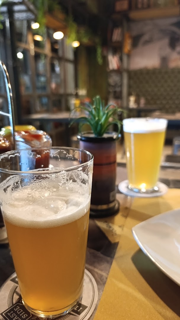 B EastSide Pub