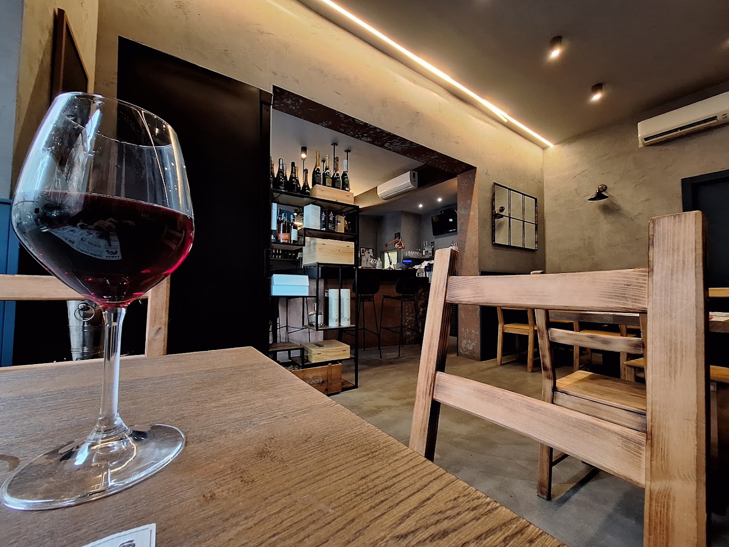 B-Locale Wine Bar - Wine, Cocktail and Food