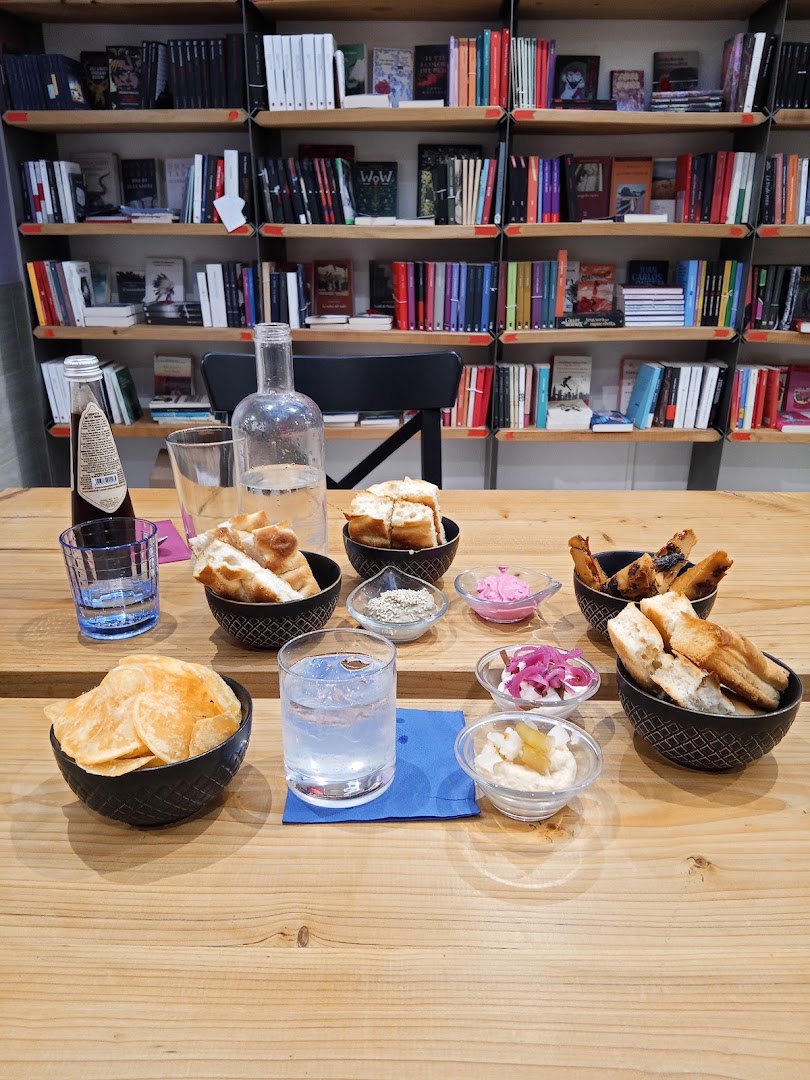 BAAK Libreria Bistrot