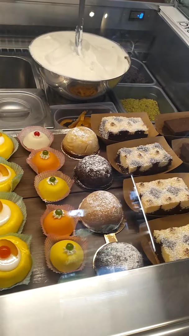 Baci Sottozero Piazzale Siena