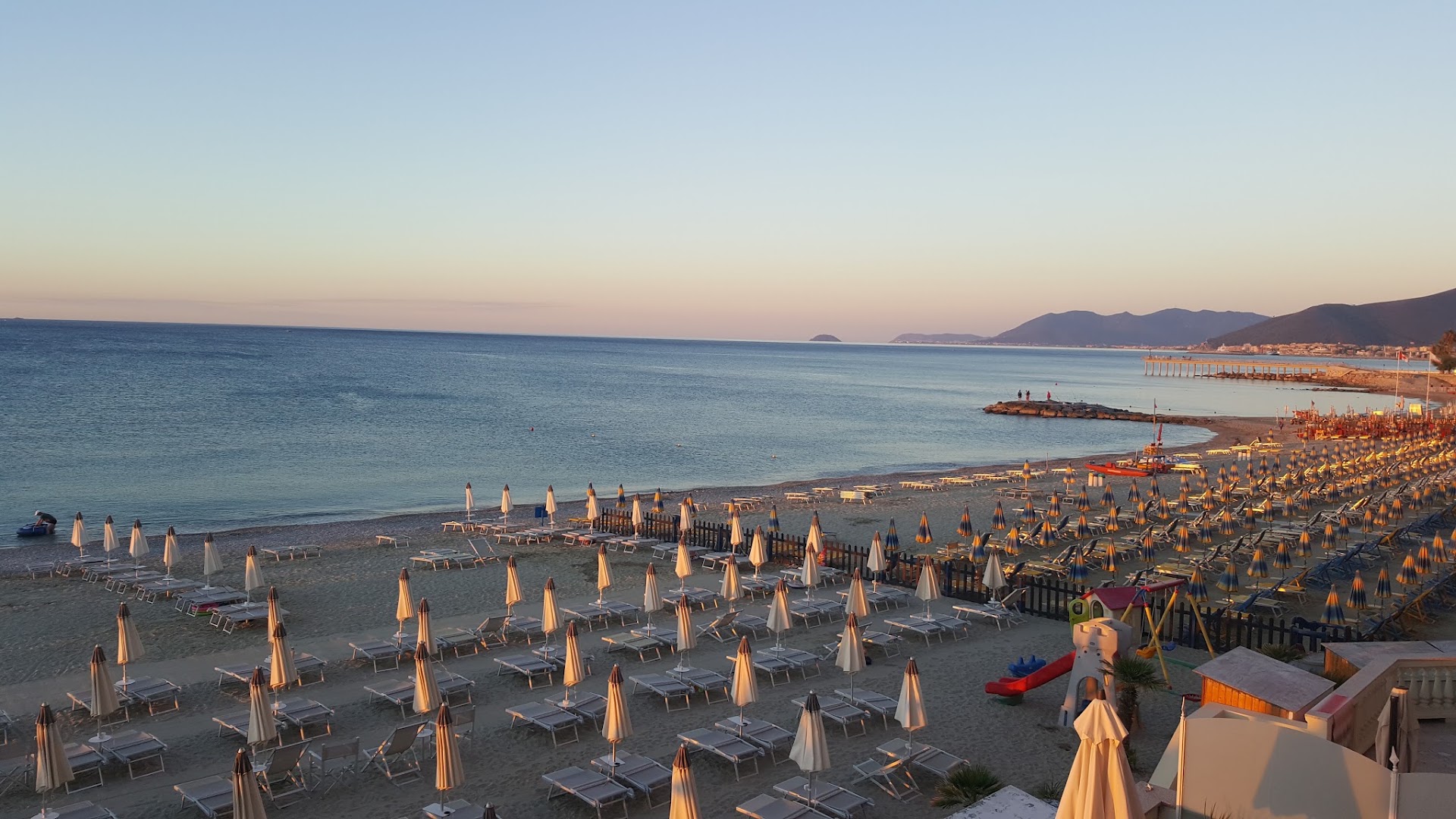 Bagni Wave club, Pietra Ligure