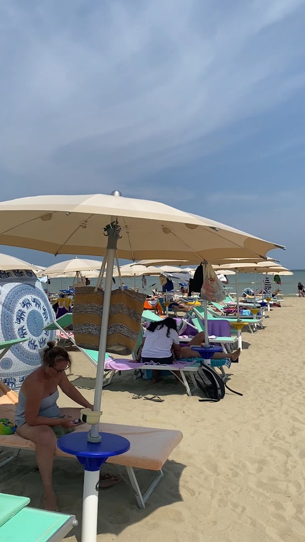 Bagno Fernanda 37 Cesenatico