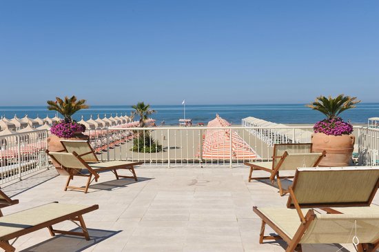 Bagno Pardini Beach Club e Restaurant