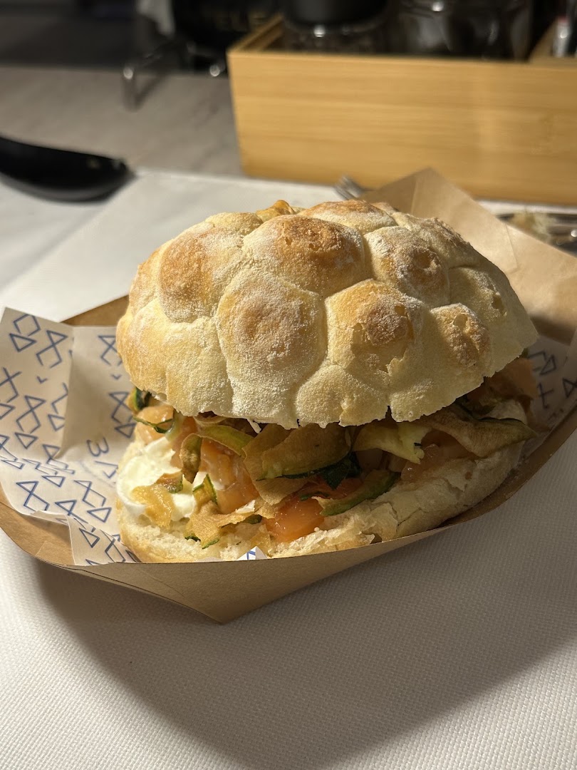 Baia Turchese Lounge & Fish Bar