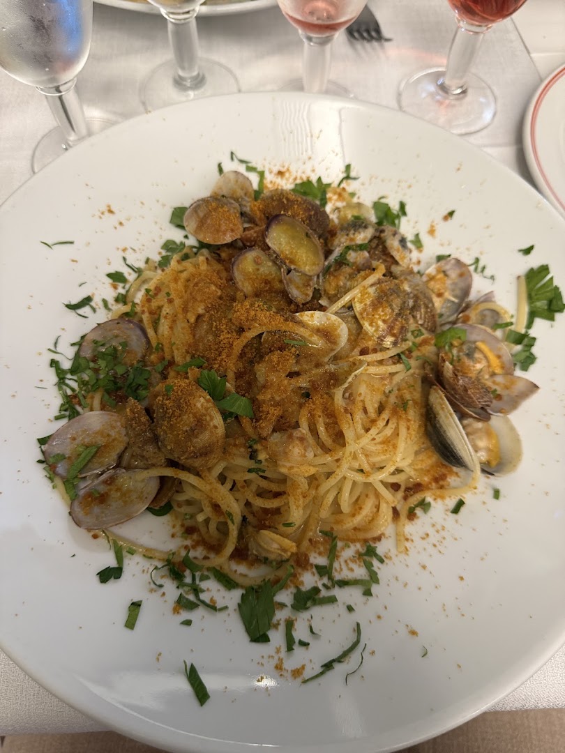 Baja Sardinja, Milano
