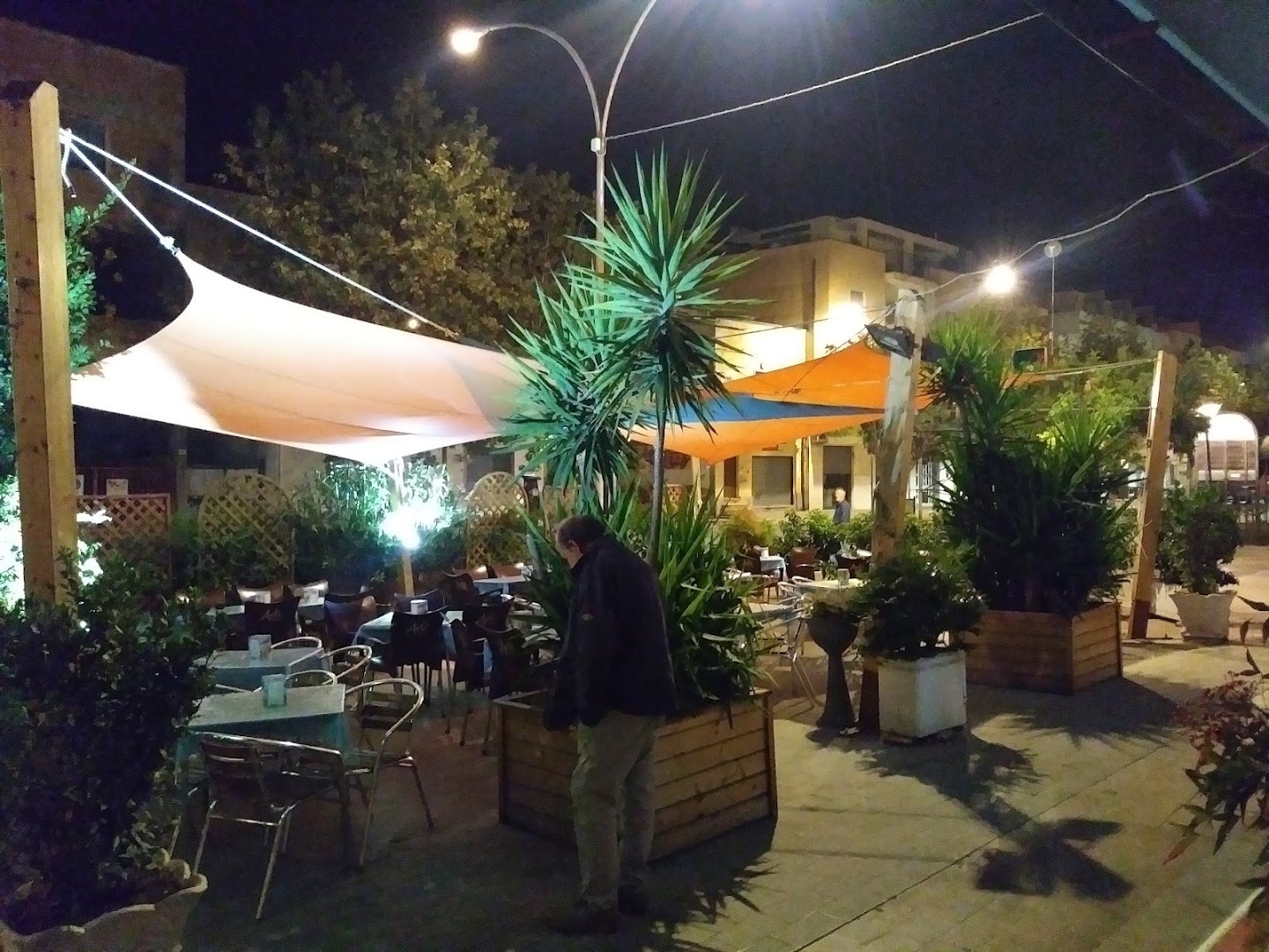 Bar 2000