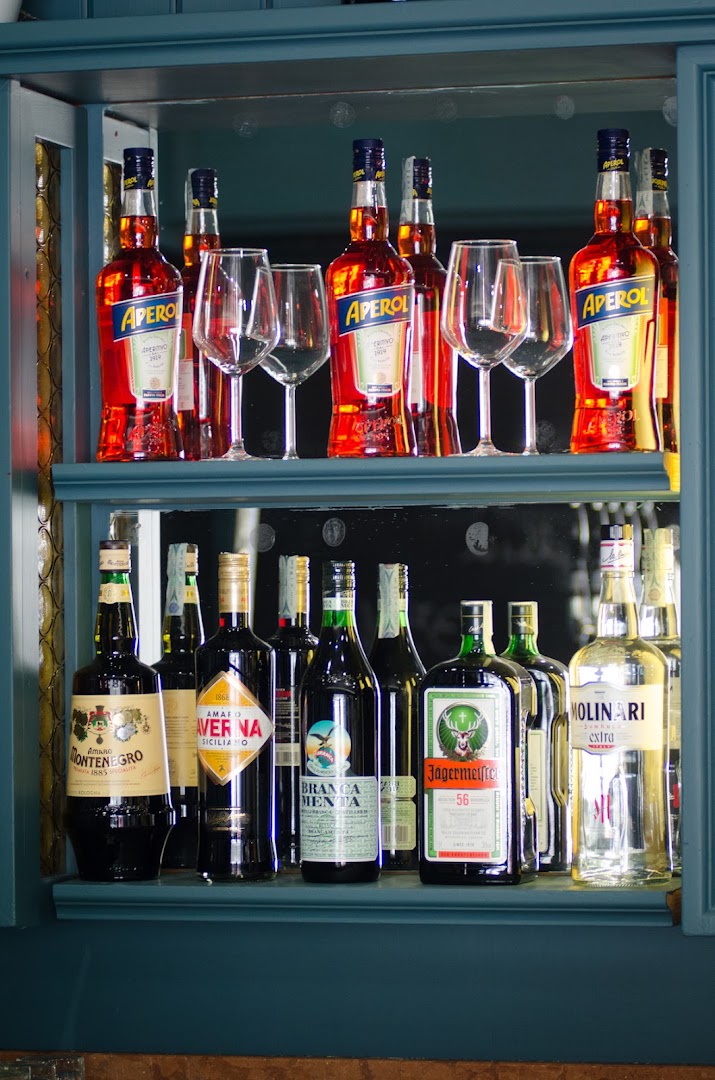 Bar 351