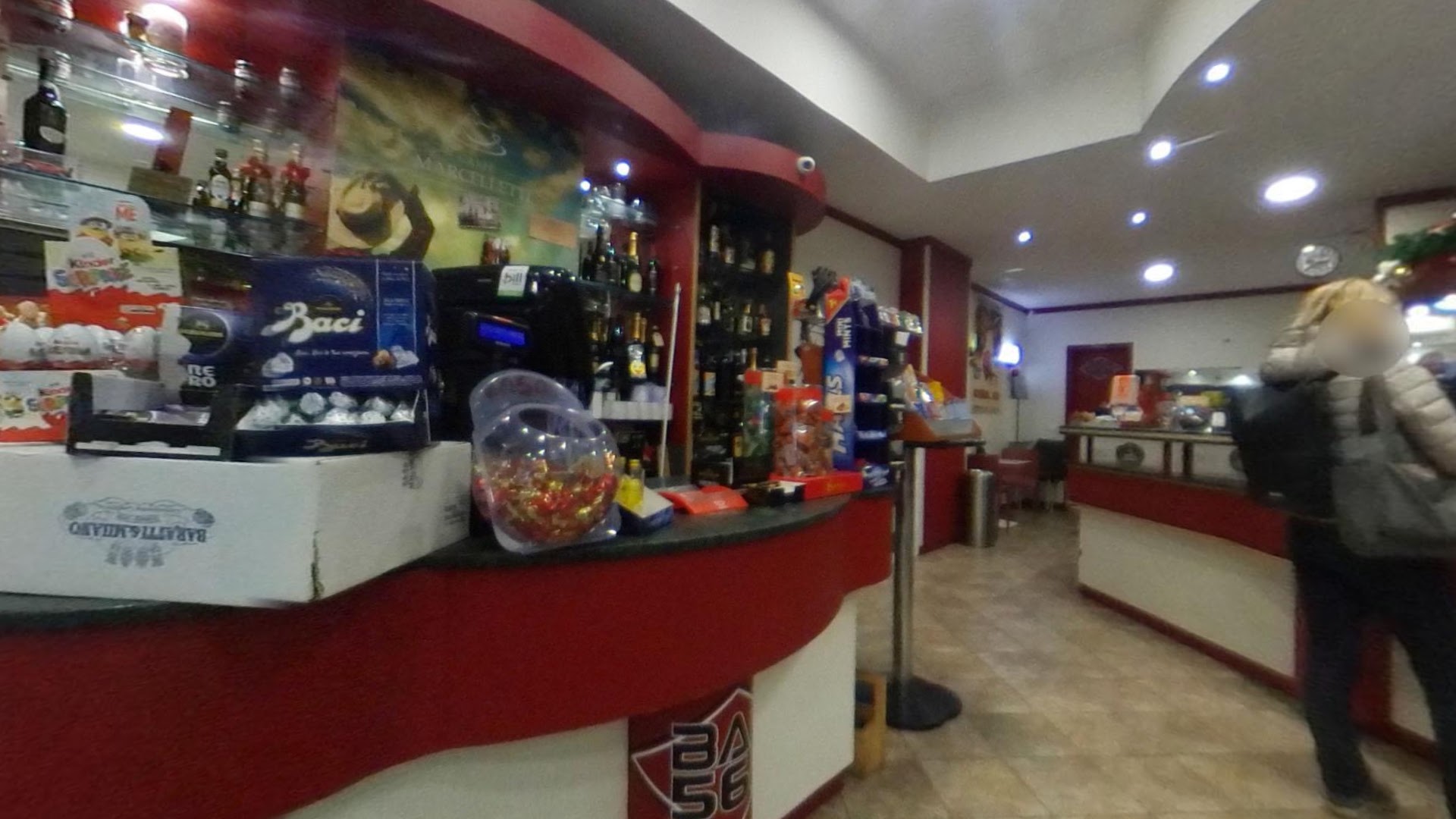 Bar 586