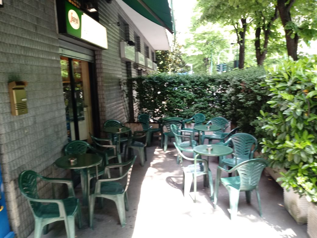 Bar 77