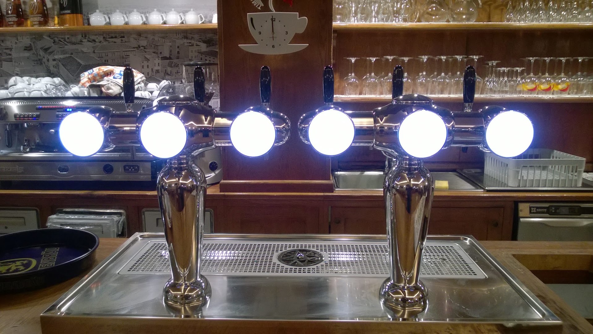 Bar Adige, Verona