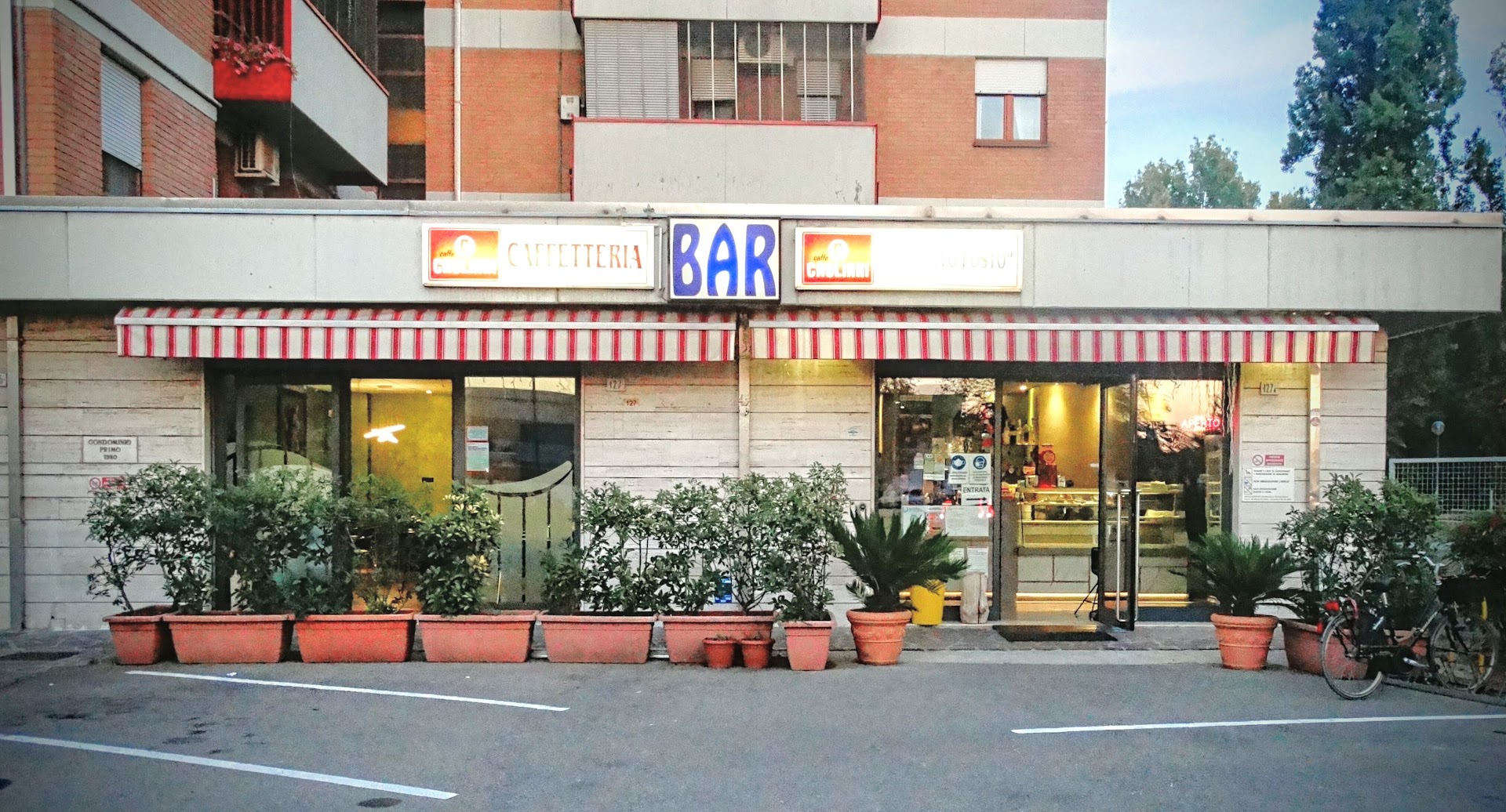 Bar Al Solito Posto Di Liu Peimei E C. Snc