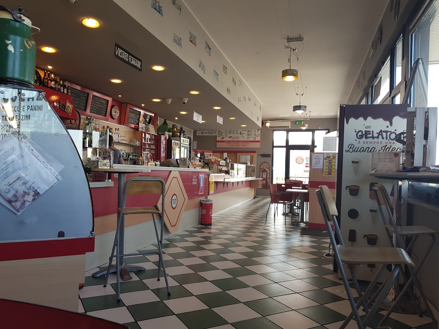 Bar "Al Tabarein"
