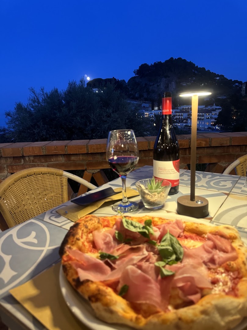 Bar - Bistro - Pizzeria "Gallodoro"