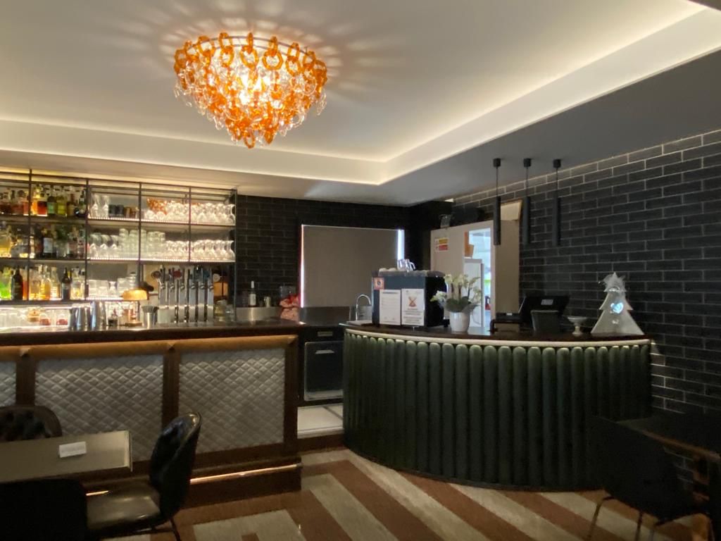 Bar Blanc