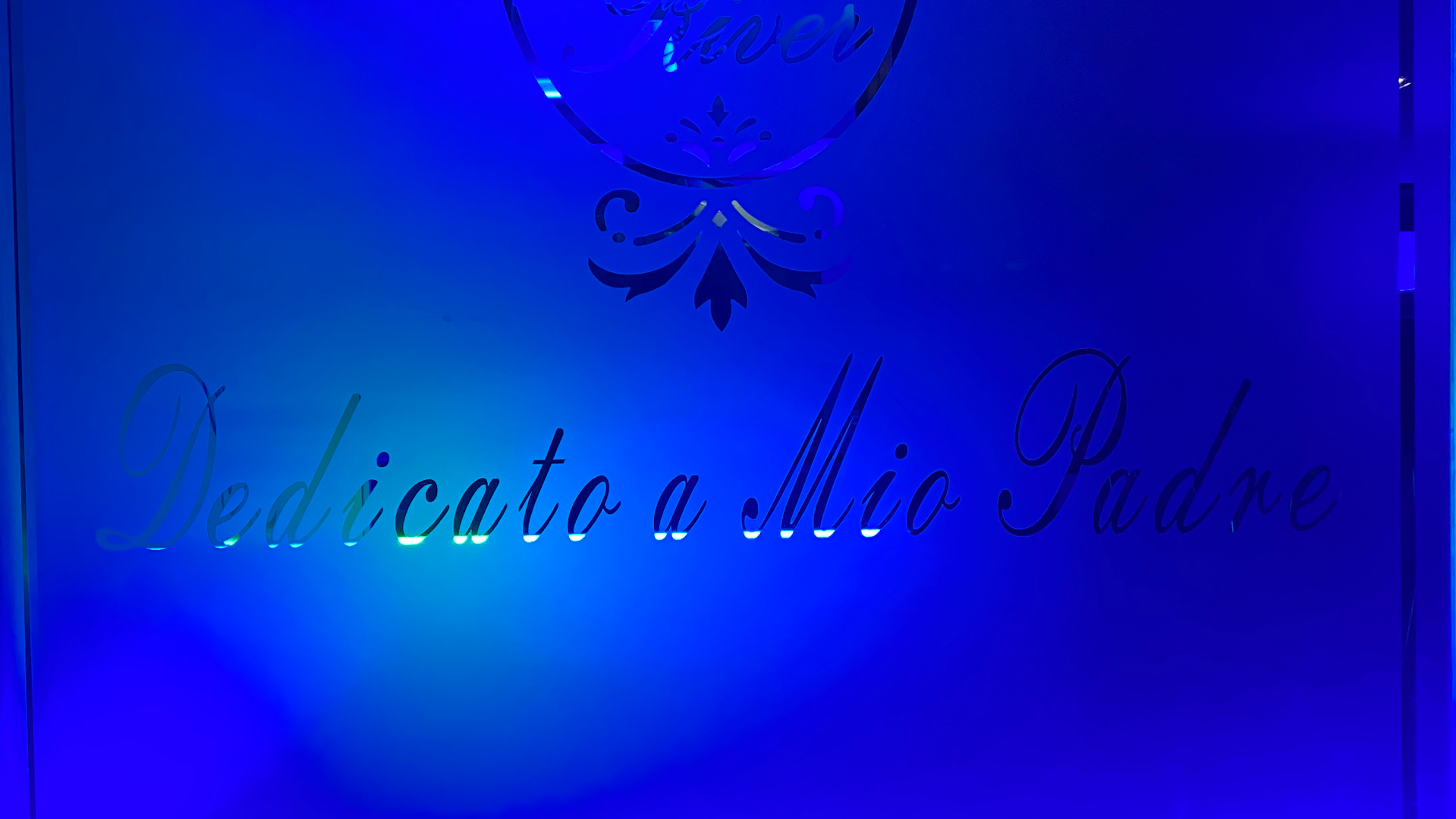 Bar Blue River