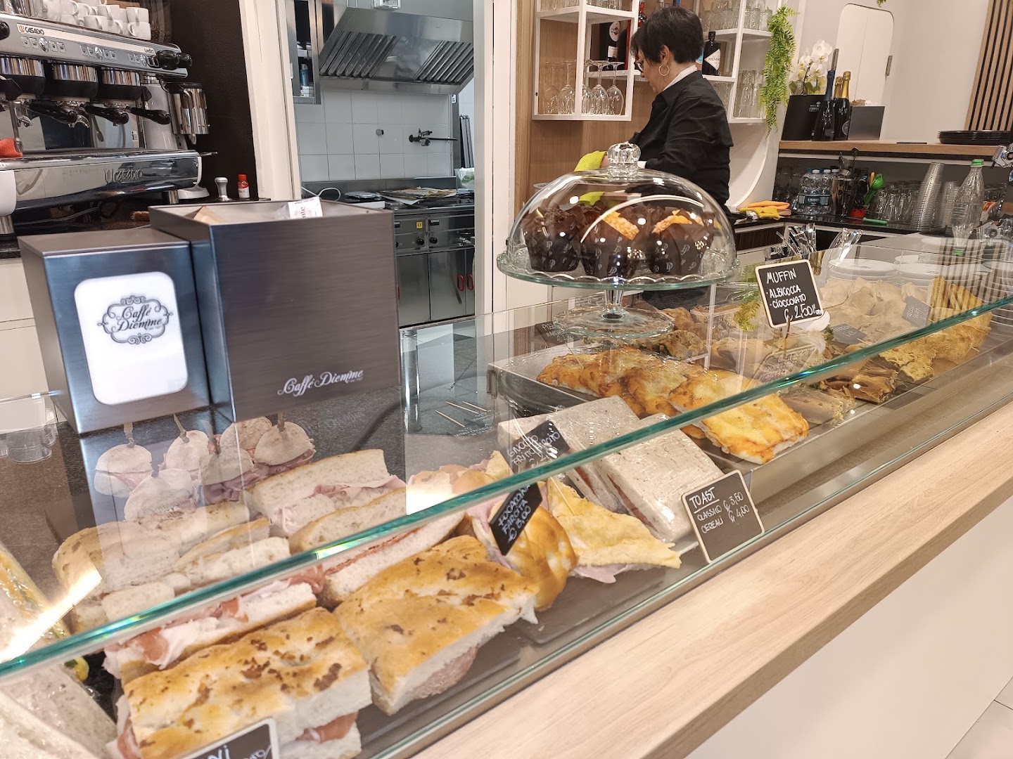 Bar Cafè Amilì Bagnolo In Piano