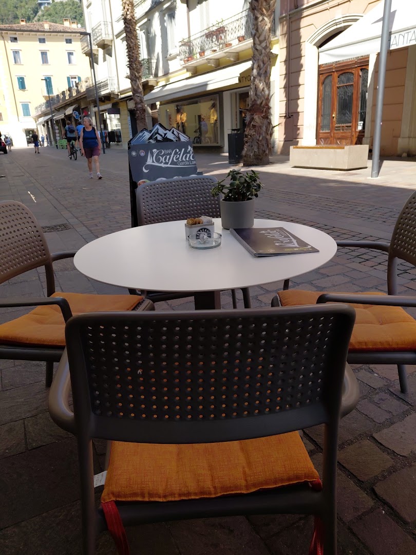 Bar Cafelac Riva North Garda Lake