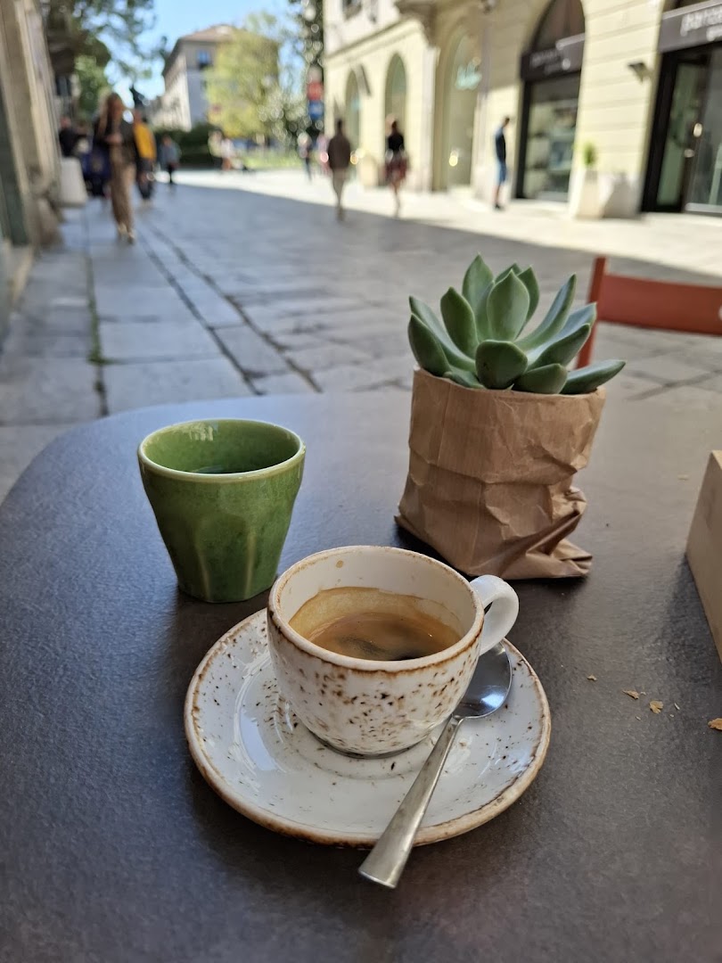 Bar Caffeina