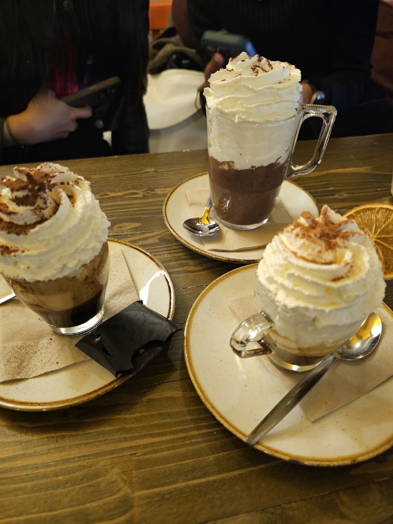 Bar Caffeina