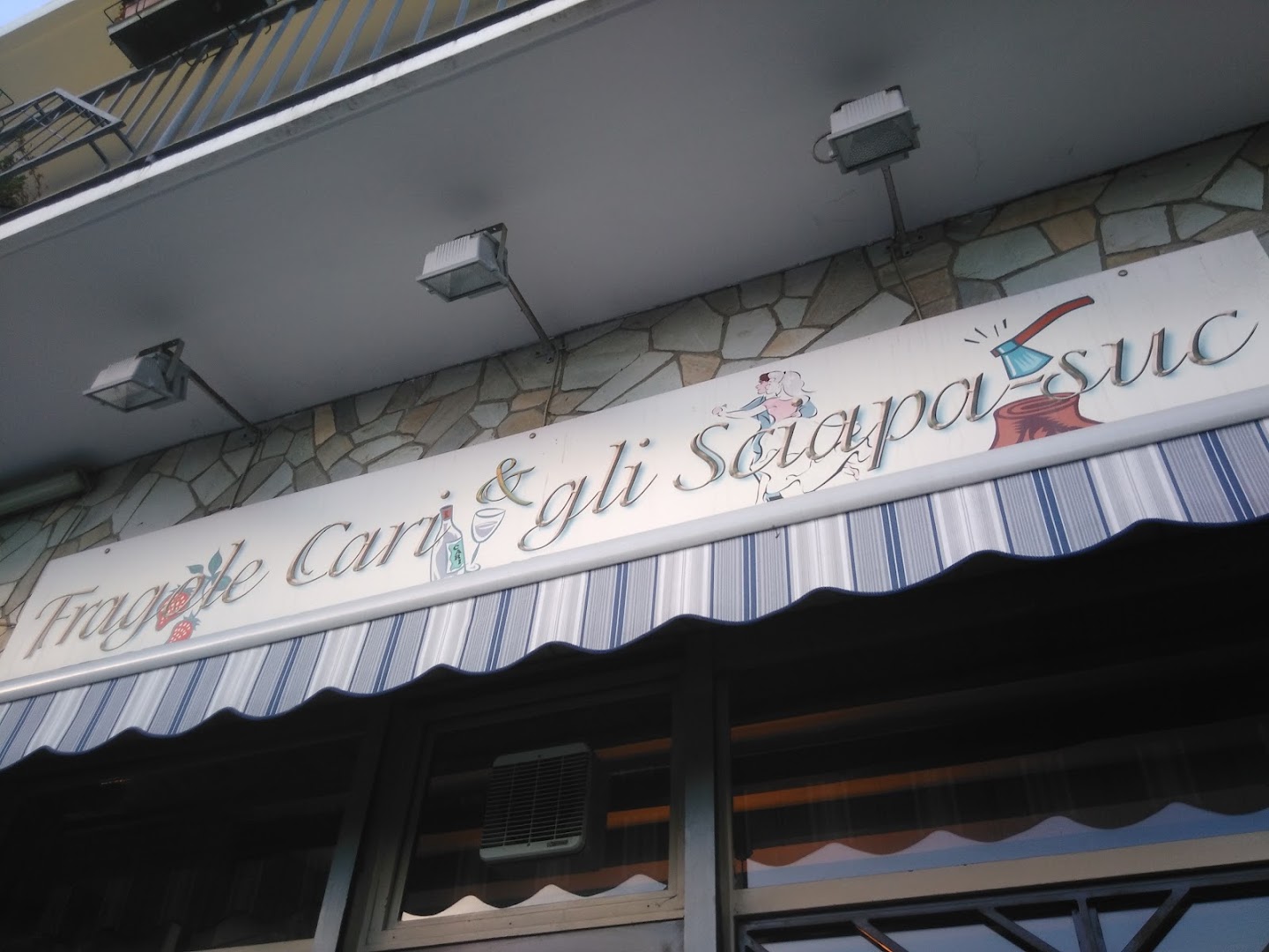 Bar Caffetteria Fragole Cari & gli Sciapa-suc