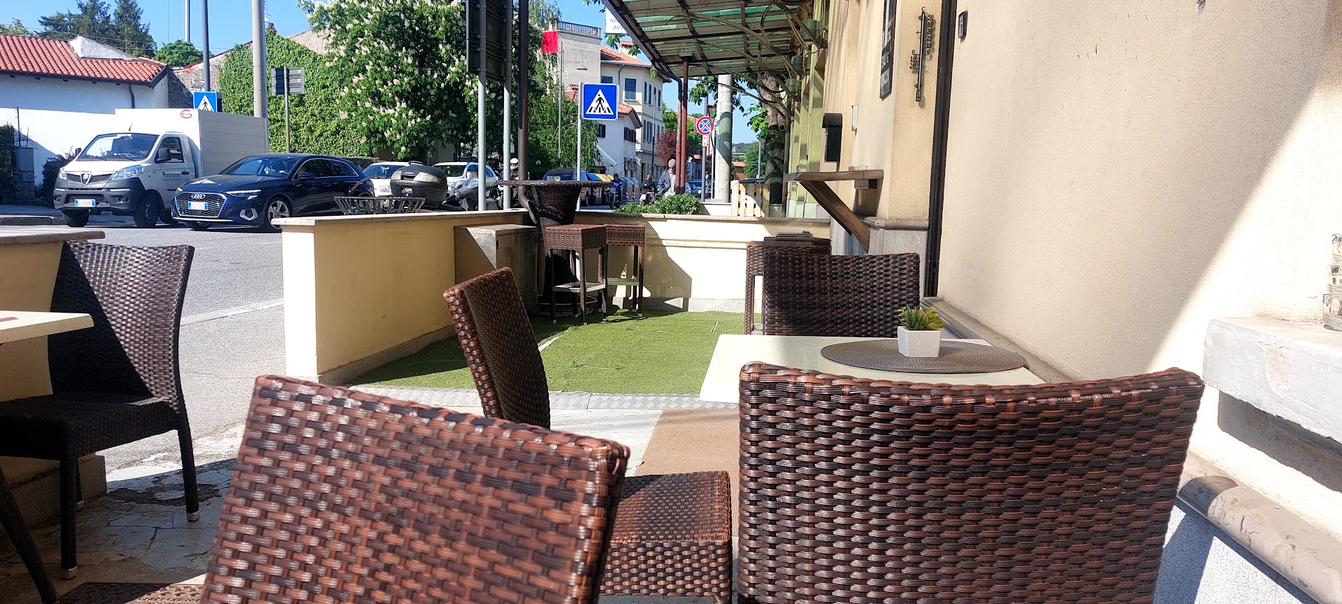 Bar Canarin