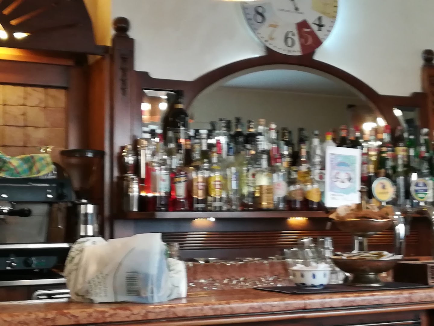 Bar Cantinone