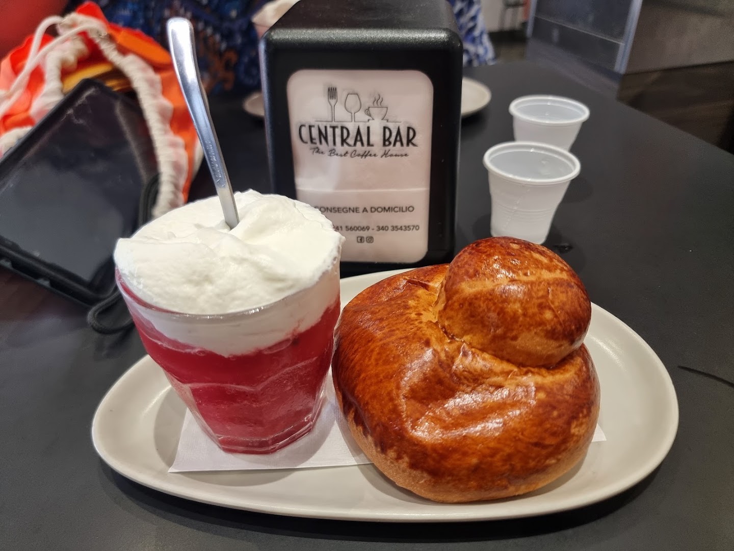 Bar Central | Aperitivi - Granite - Brioche col tuppo - Rustici - Pausa Pranzo - Champagne - Brolo
