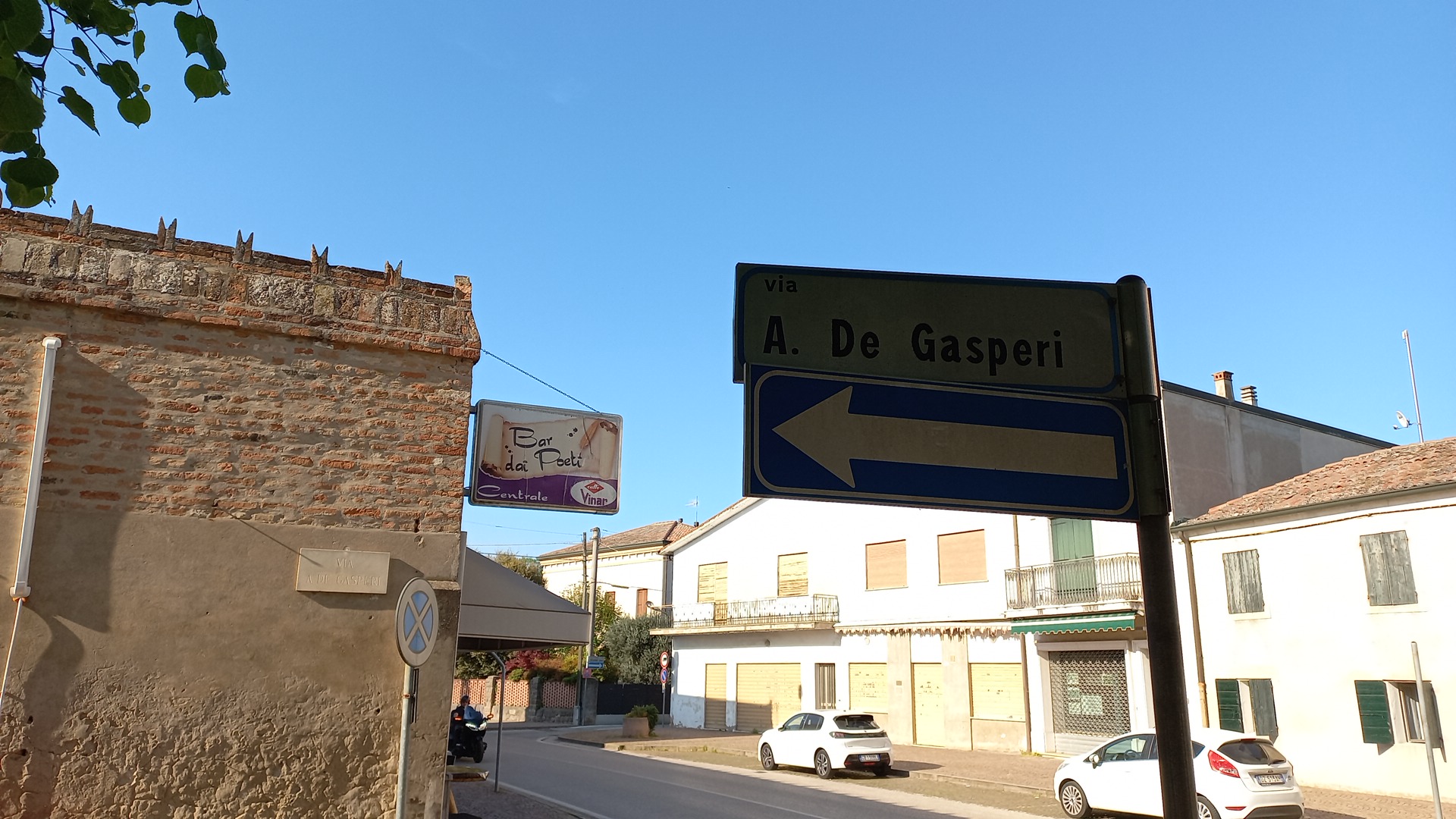 Bar centrale "dai Poeti", Sant'Elena