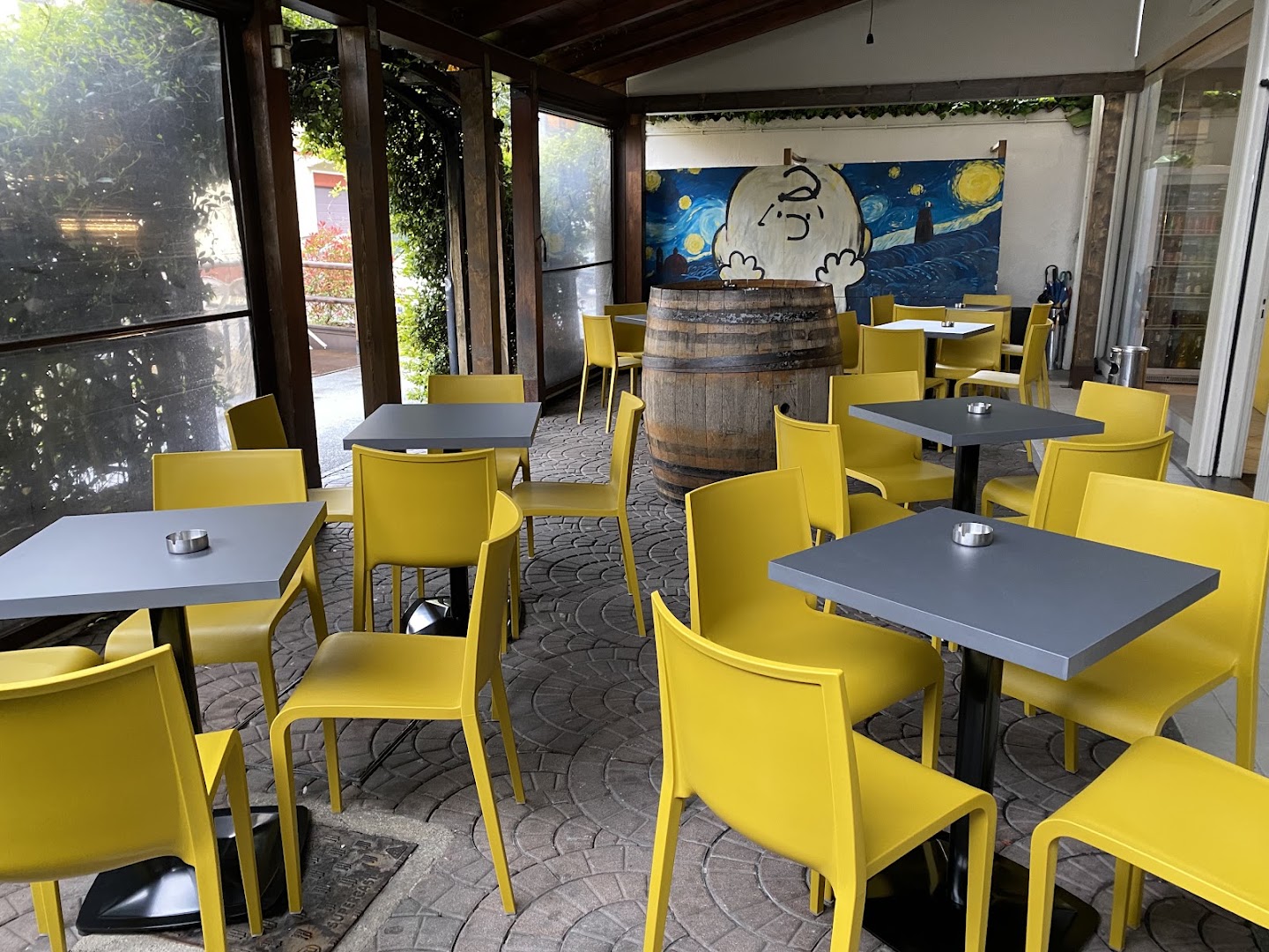 Bar Charlie Brown, Gattinara