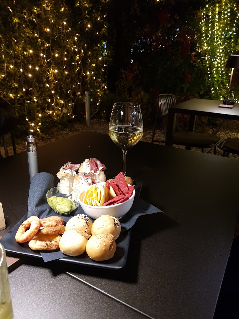 Bar Coppola, Cassino