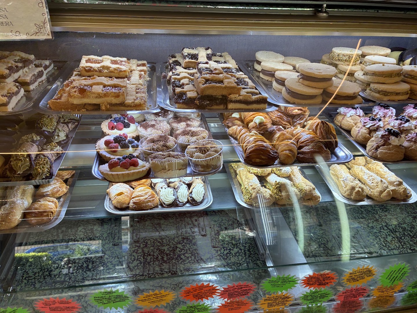 Bar Cornetteria Pasticceria Rosticceria Peccati di Gola Tropea -Specialita' Tipiche -