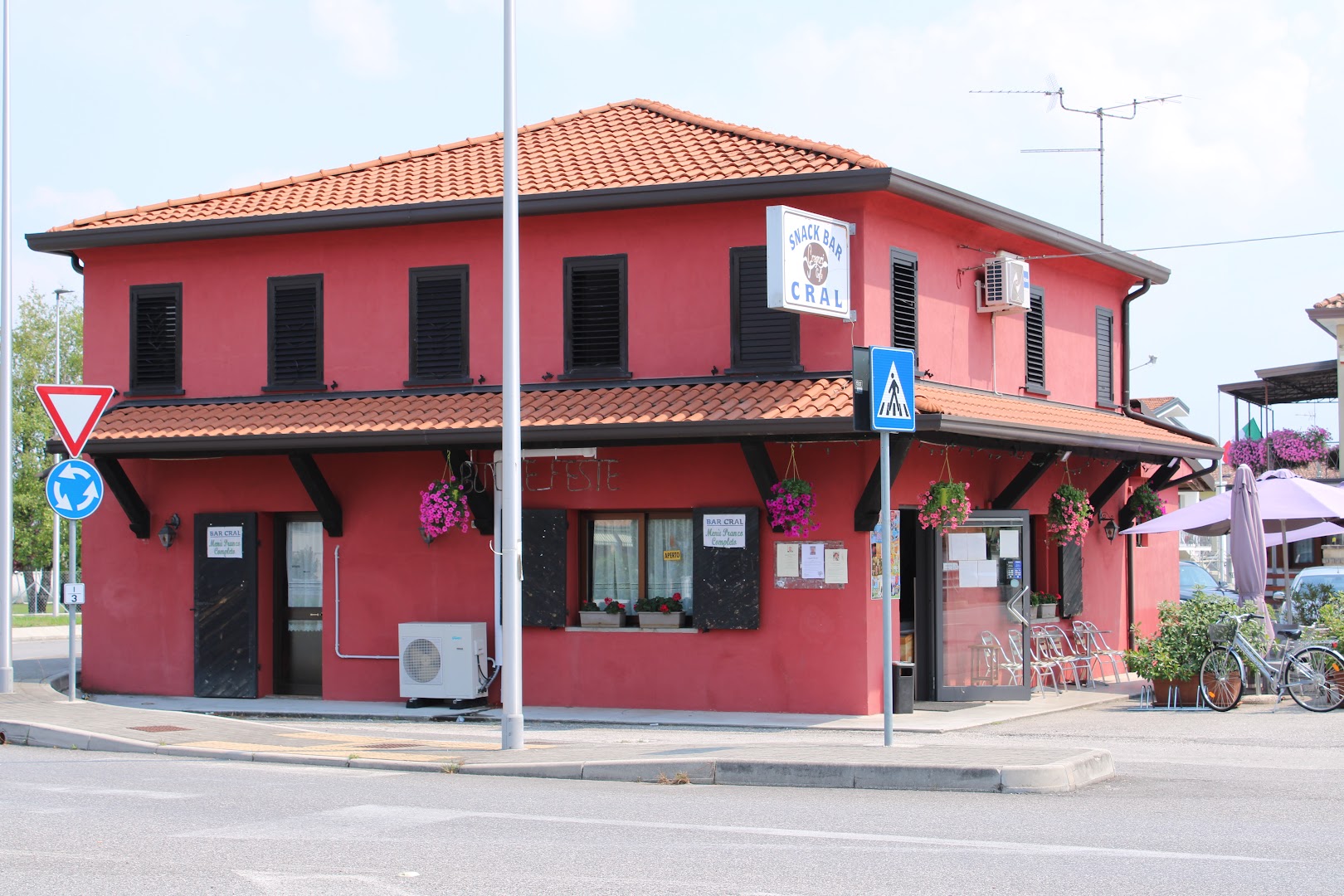 Bar Cral