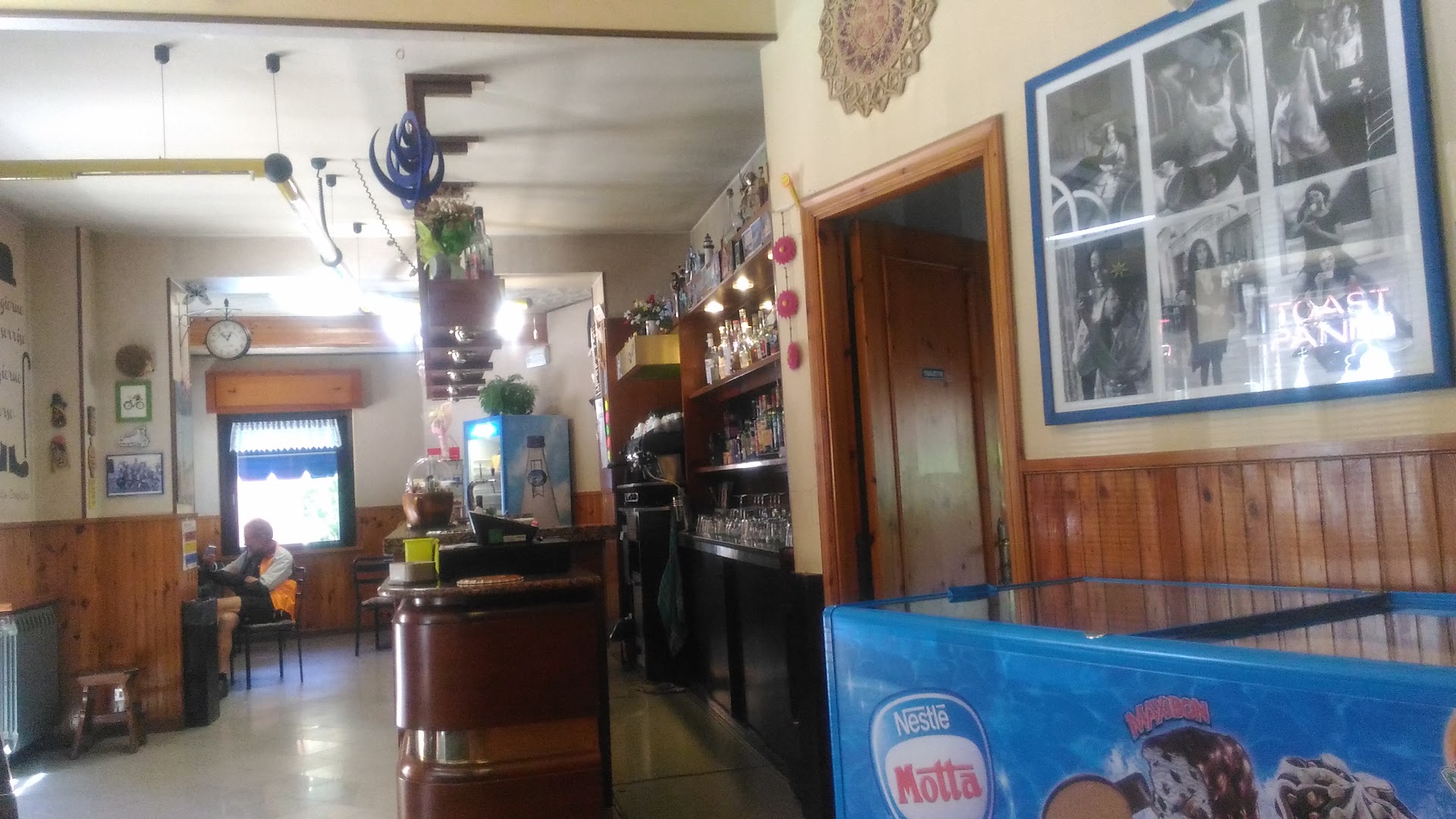 "Bar degli Amici" di Queiroli Nicoletta