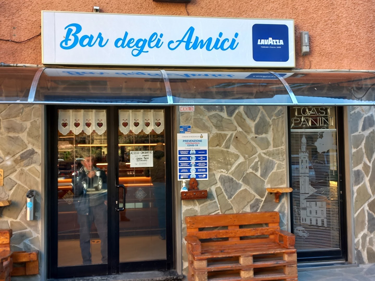 "Bar degli Amici" di Queiroli Nicoletta