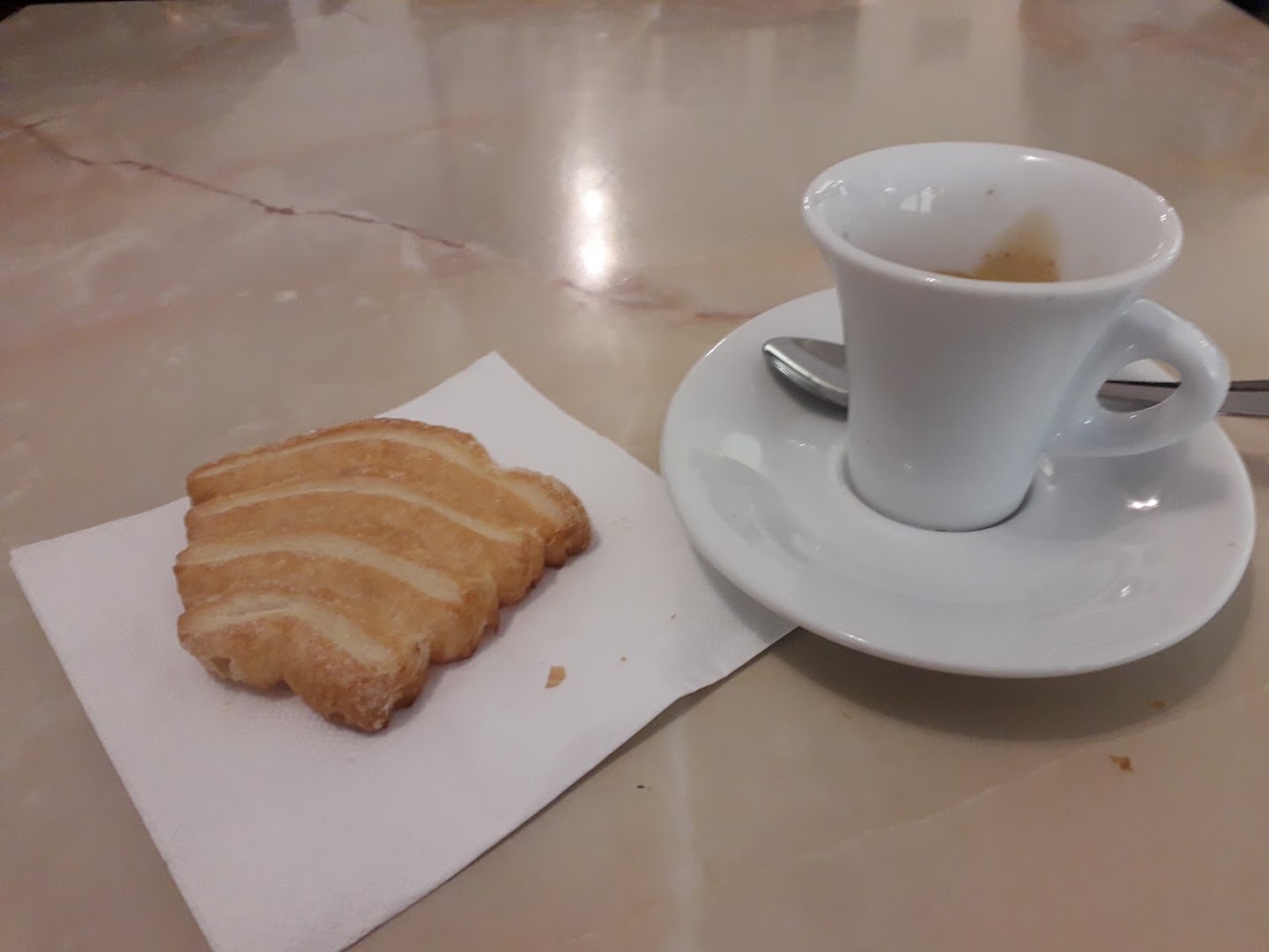 Bar del Grillo family sas